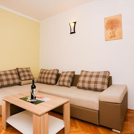 Apartments Intrada Подстрана Экстерьер фото