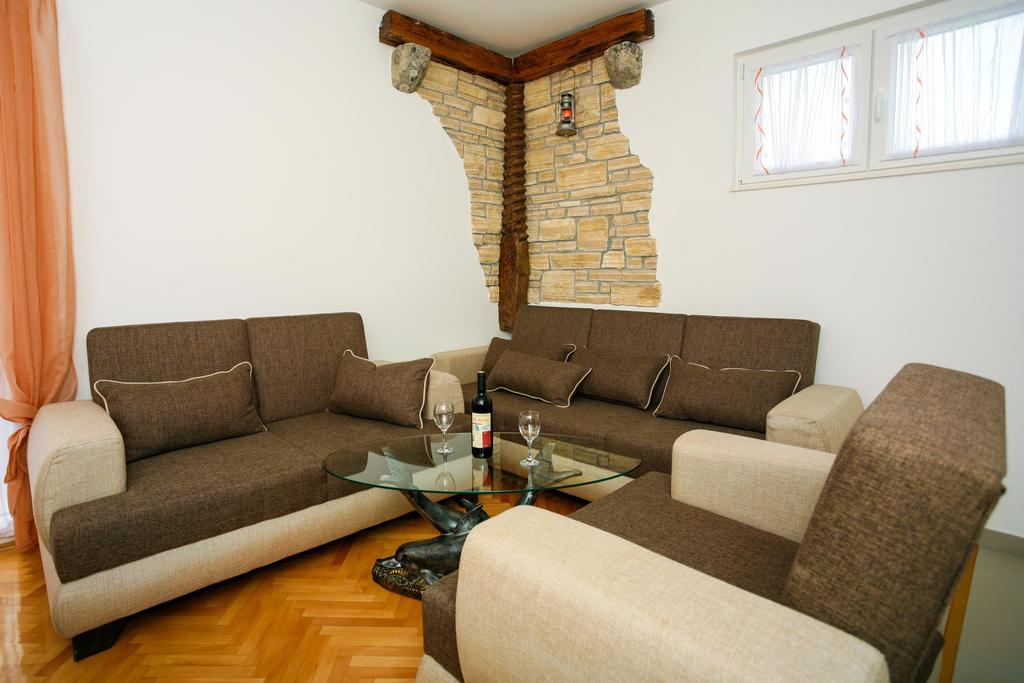 Apartments Intrada Подстрана Экстерьер фото