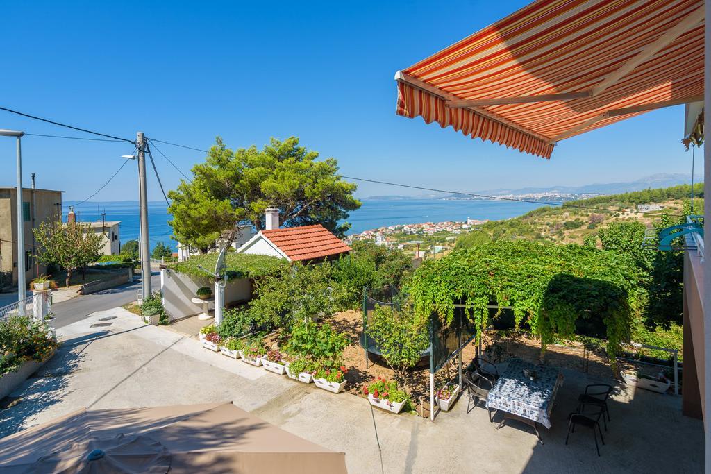 Apartments Intrada Подстрана Экстерьер фото