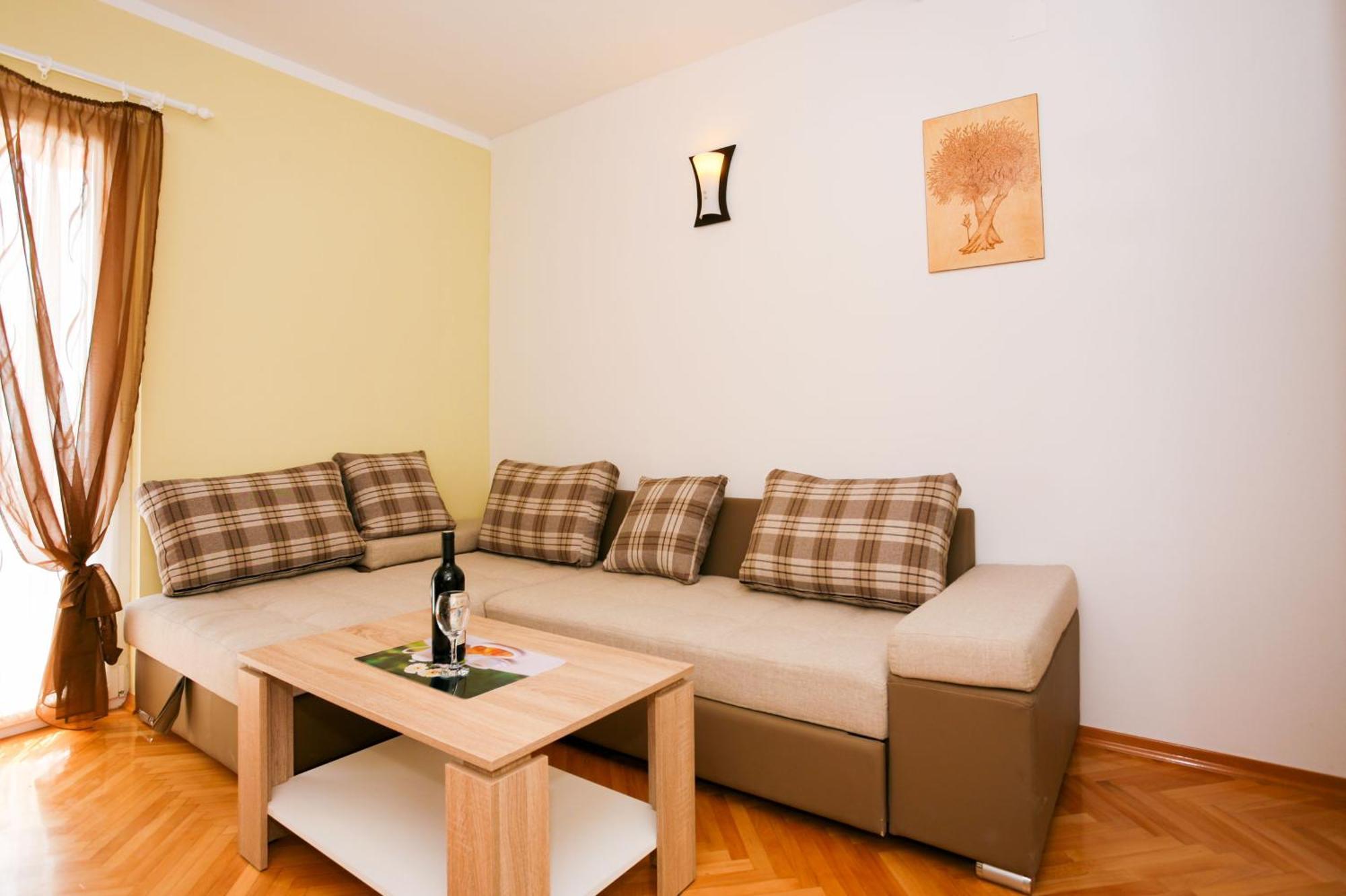 Apartments Intrada Подстрана Экстерьер фото