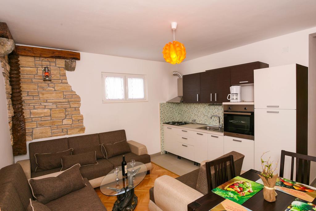 Apartments Intrada Подстрана Экстерьер фото
