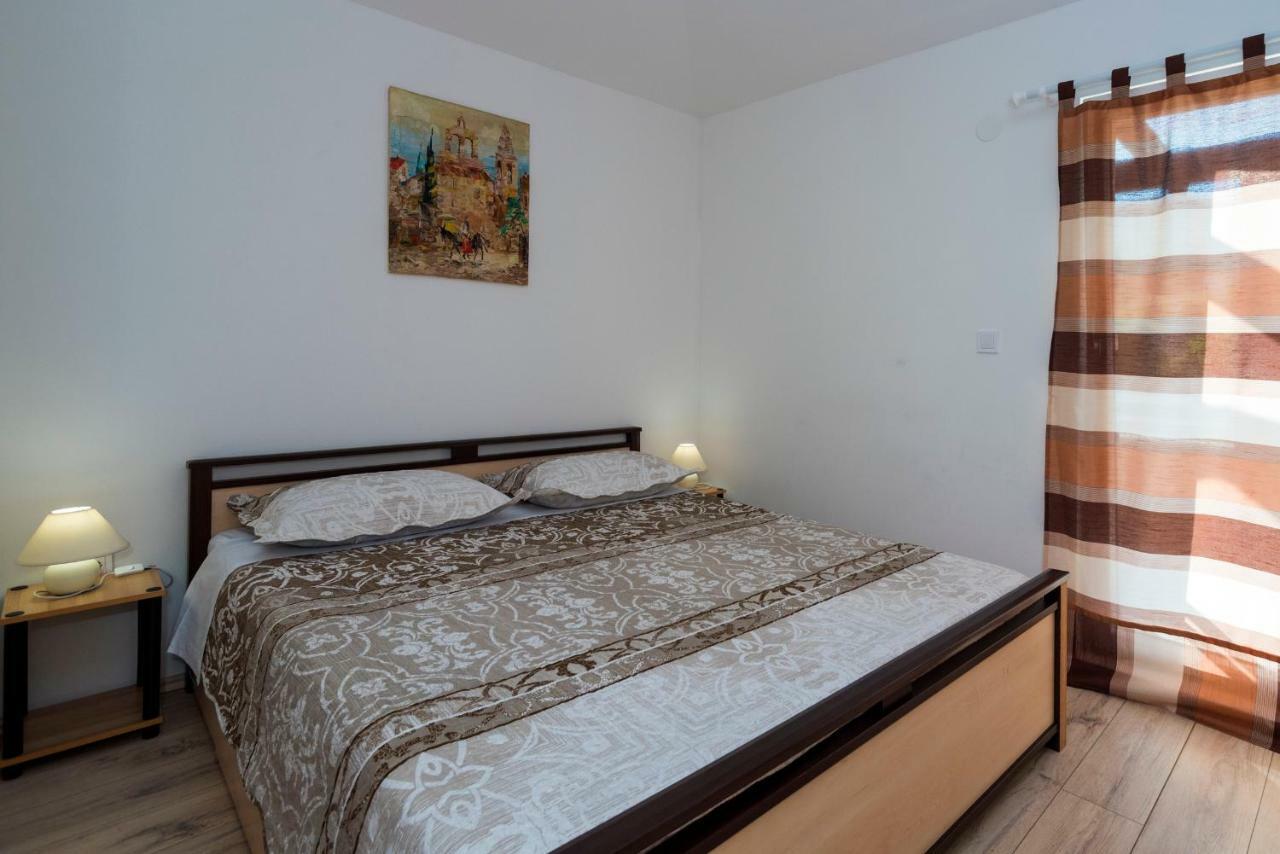 Apartments Intrada Подстрана Экстерьер фото