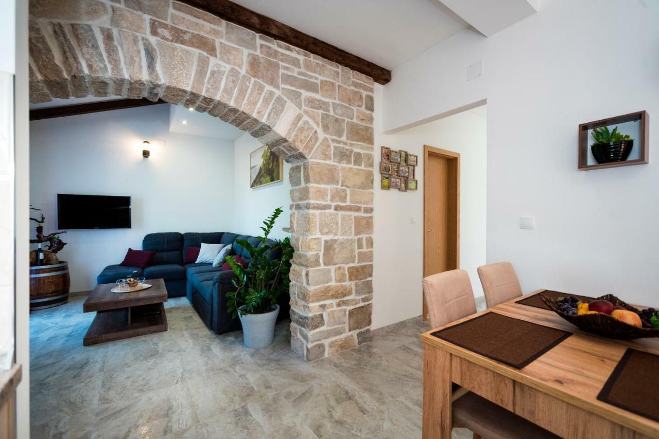 Apartments Intrada Подстрана Экстерьер фото