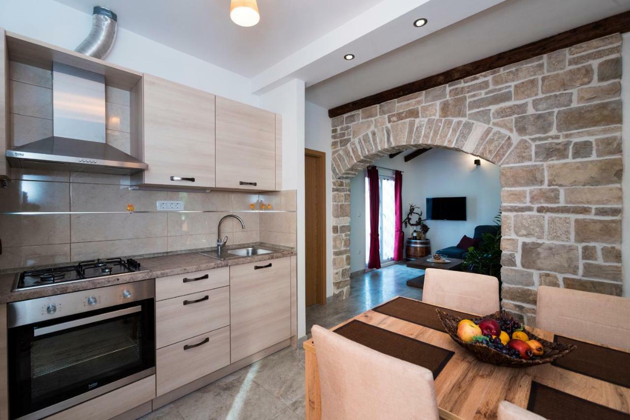 Apartments Intrada Подстрана Экстерьер фото
